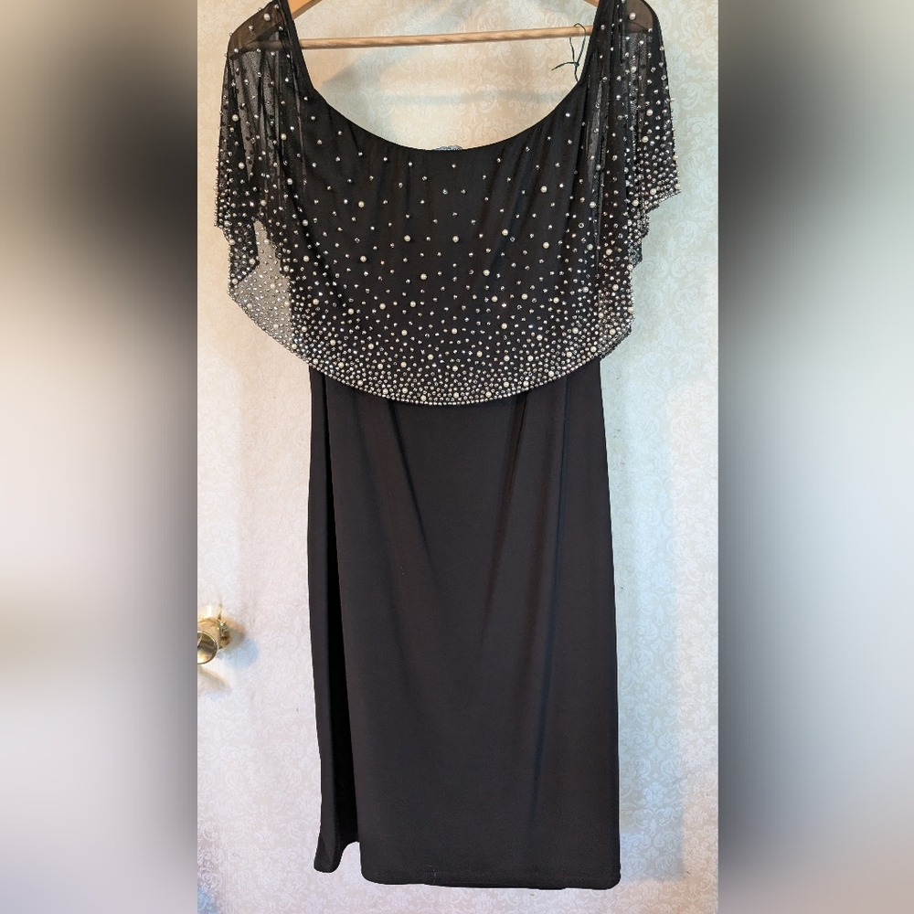 Roz & Ali Little Black Dress With Sheer Beaded Cape Neck Sleeve Detail Sz.Large - Picture 15 of 16